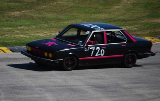 Illustration for article titled The Top 123 Lemons Of The 24 Hours Of LeMons Texas Fall 2009